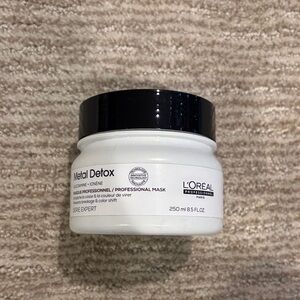 L'Oreal Metal Detox Professional Mask - Black and White